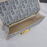 30 Montaigne East-West chain bag