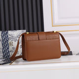 30 Montaigne Flap Bag