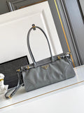 Bonnie medium leather handbag