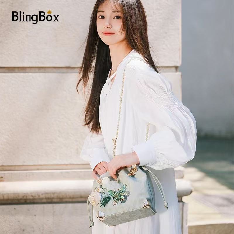 Mint in Memory designer original shoulder bag